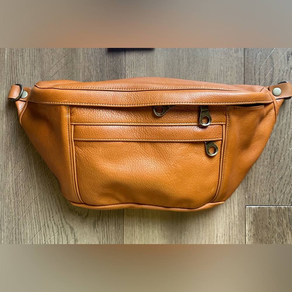 Parker Thatch Sling in British Tan